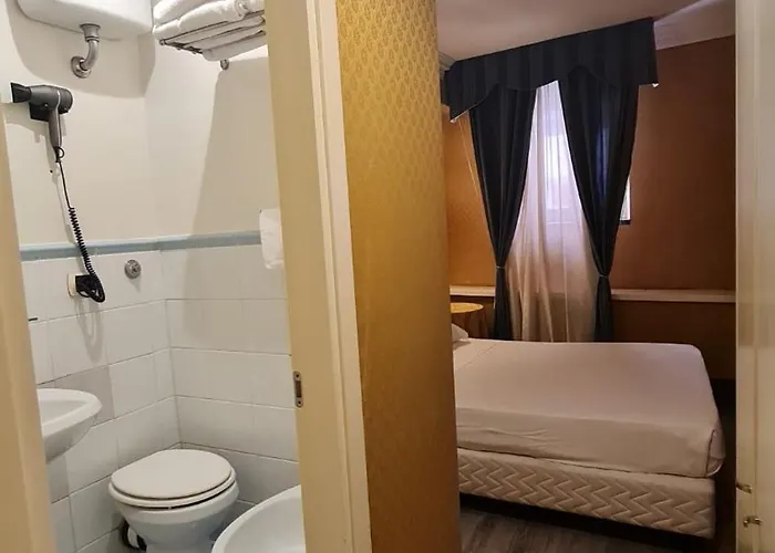939 Hotel 3*