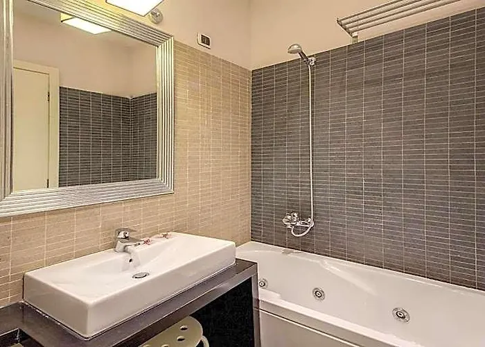 939 Hotel
