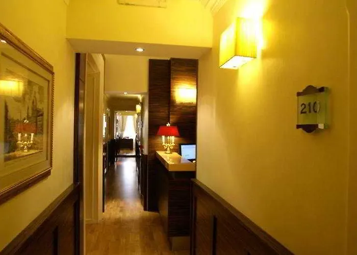939 Hotel