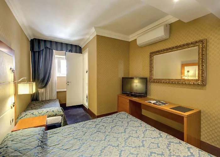 939 Hotel 3*